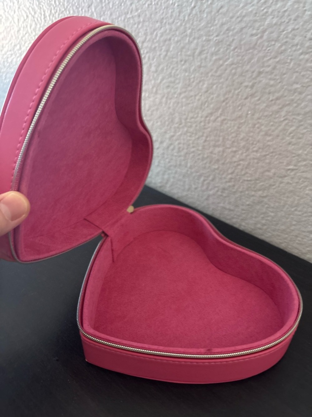 Heart-Shaped Pink Jewelry Case - Picture 3 of 7